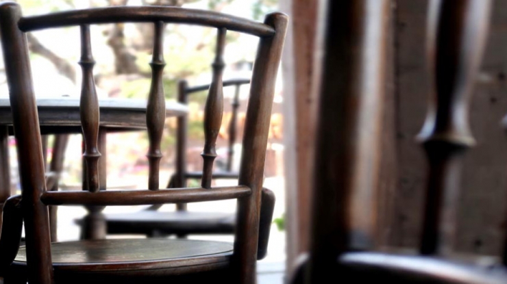 The Advantages of Booth Seating in Restaurants and Bars
